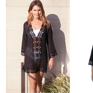 𝅺La Blanca Island Fare V neck Tunic Size S-M. Black